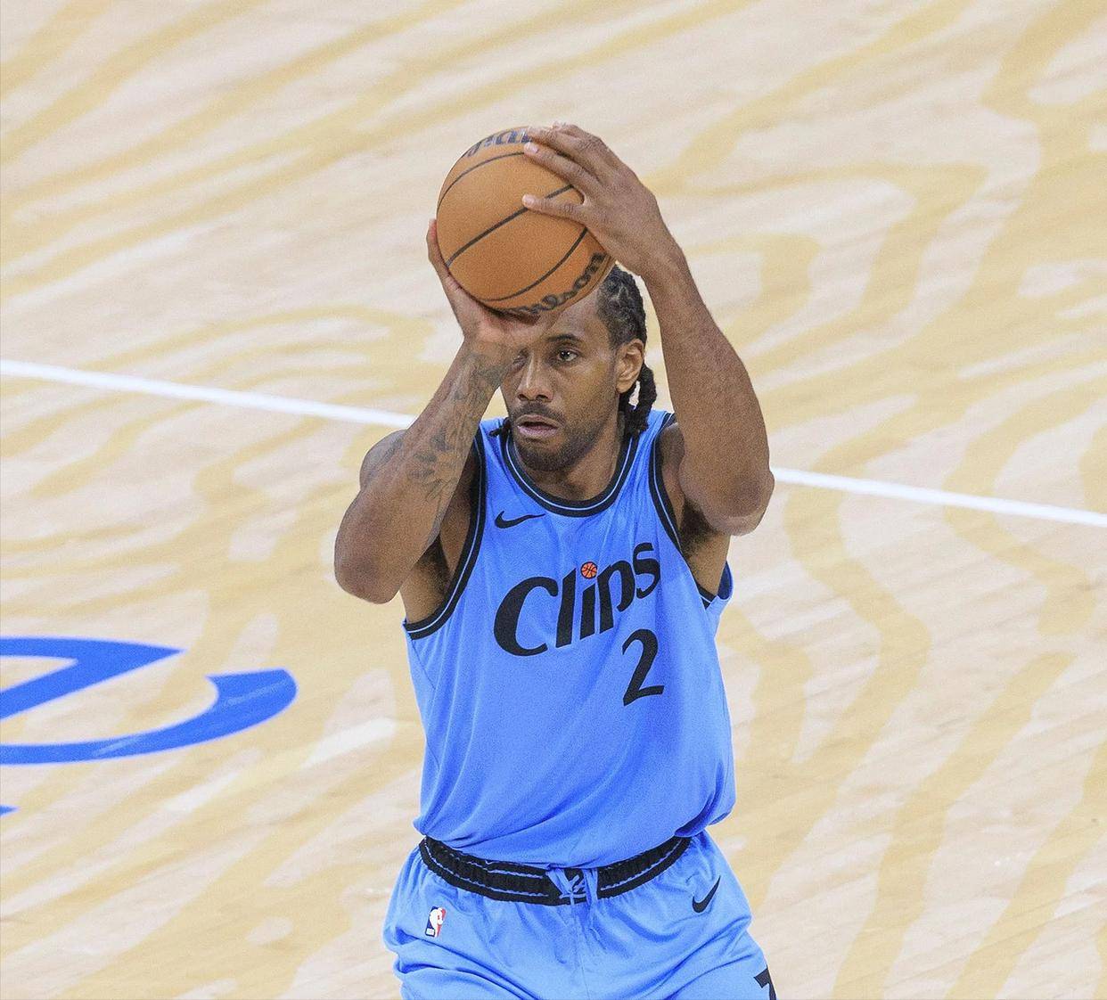 快船逆转灰熊，伦纳德决胜时刻发威帮助球队获胜的简单介绍